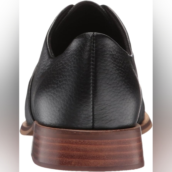 Kelsi Dagger Oxford Flat - Picture 6 of 10